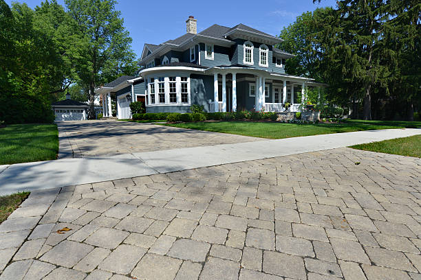 Best Driveway Paving Contractor  in Independence, MO